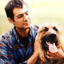 Luis de Marcos, antes de enfermar, amante de los animales, divertido y buen conservador. Inició a sus 50 años la recogida de firmas proeutanasia