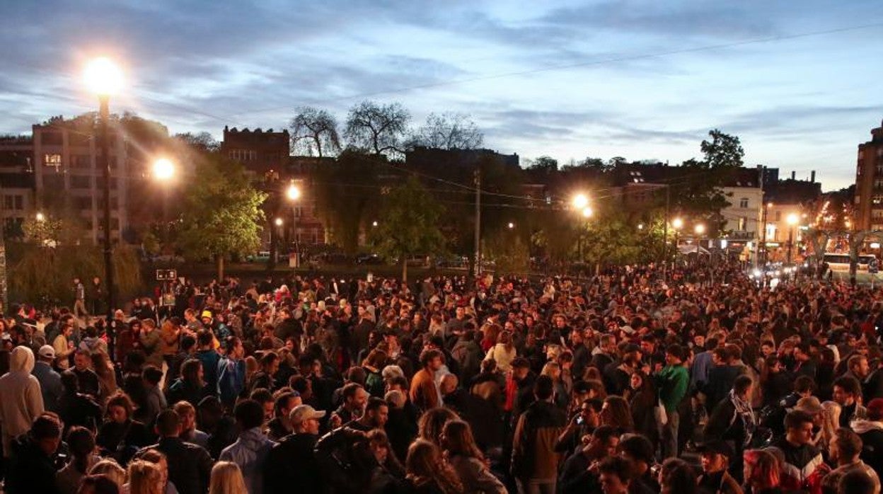 Celebración del fin del toque de queda en la plaza Flagey de Bruselas