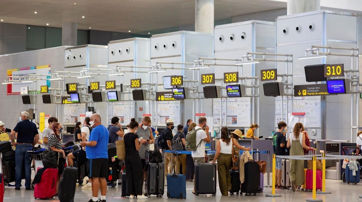 Los turistas nacionales inmunizados podrán entrar en el archipiélago Balear sin necesidad de presentar PCR