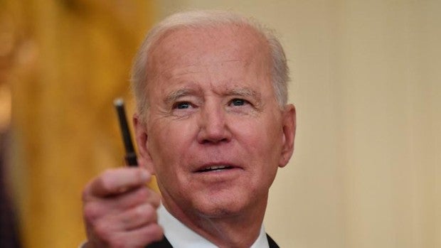 Biden da 90 días a la inteligencia de EE.UU. para averiguar el origen de la pandemia de Covid-19