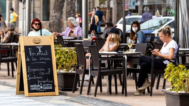 Sanidad aprueba sin consenso las restricciones comunes para la hostelería y el ocio nocturno