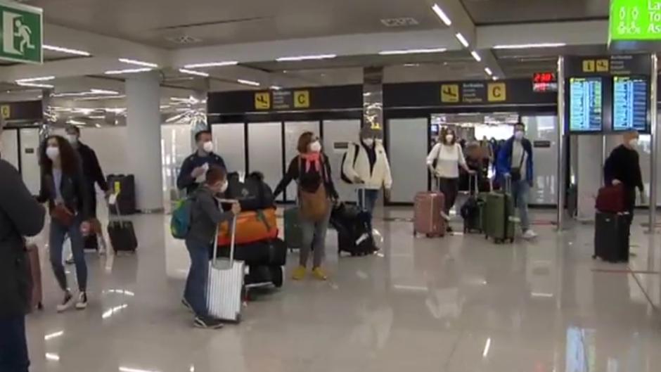 Los viajeros que regresen a Reino Unido desde España deberán guardar cuarentena