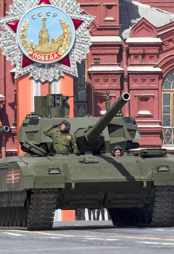 Rusia ha conseguido desarrollar una versión automatizada de su tanque T 14 Armata. Es capaz de devolver el fuego sin que un ser humano se lo ordene