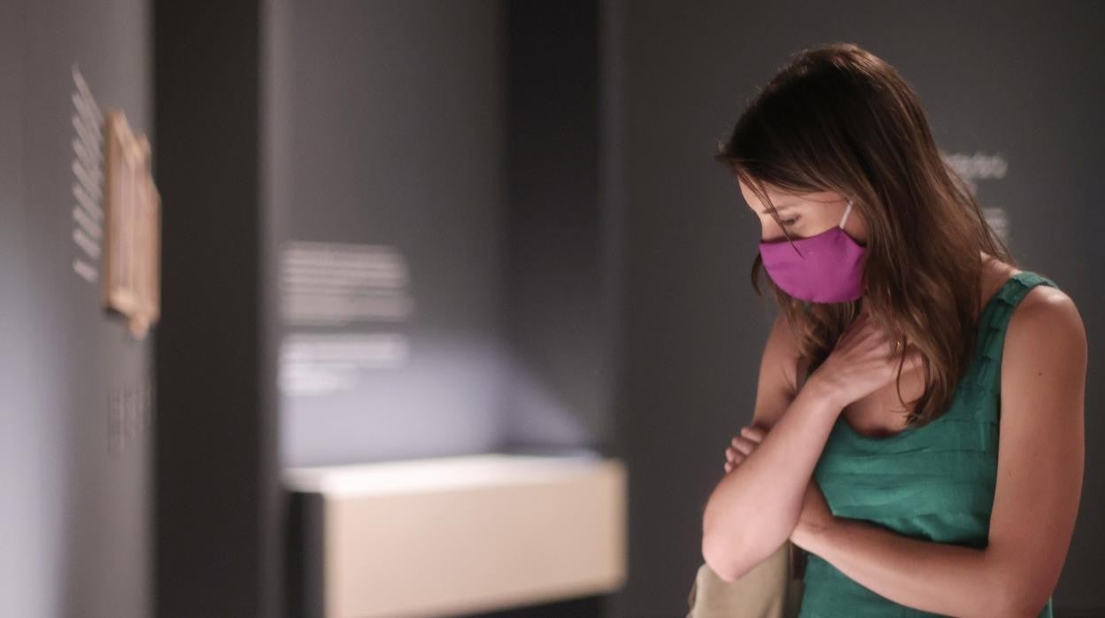 La ministra de Igualdad, Irene Montero, durante su visita a la exposición 'Emilia Pardo Bazán' en la Biblioteca Nacional