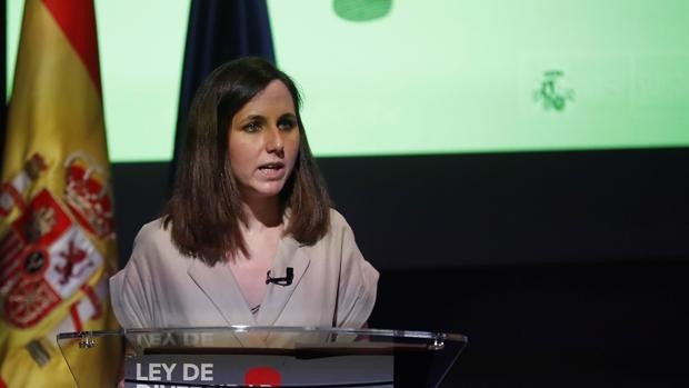 Belarra y Montero proponen ampliar a 6 meses los permisos de maternidad y paternidad