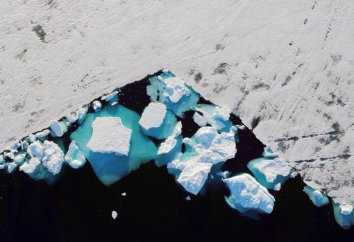 Icebergs cerca de Groenlandia