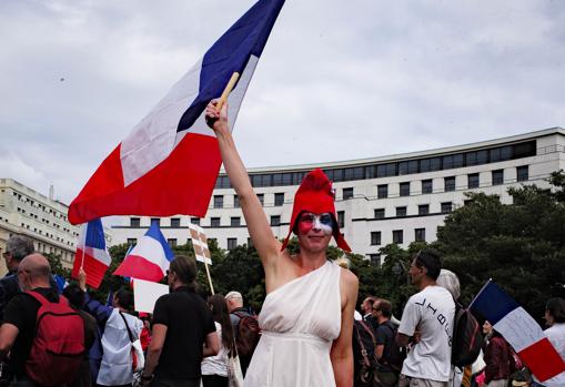 La Francia multicultural se rebela contra las medidas anticovid de Macron