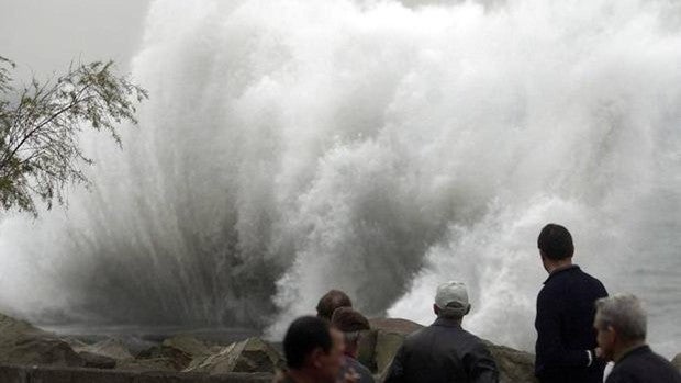 Un ciclón tropical amenaza con tocar el sur de Canarias la próxima semana