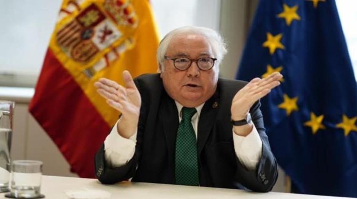 El ministro de Universidades, Manuel Castells