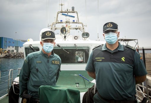 La Guardia Civil que patrulla el mar