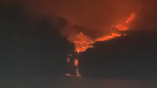 El volcán de Cumbre Vieja forma un delta de lava