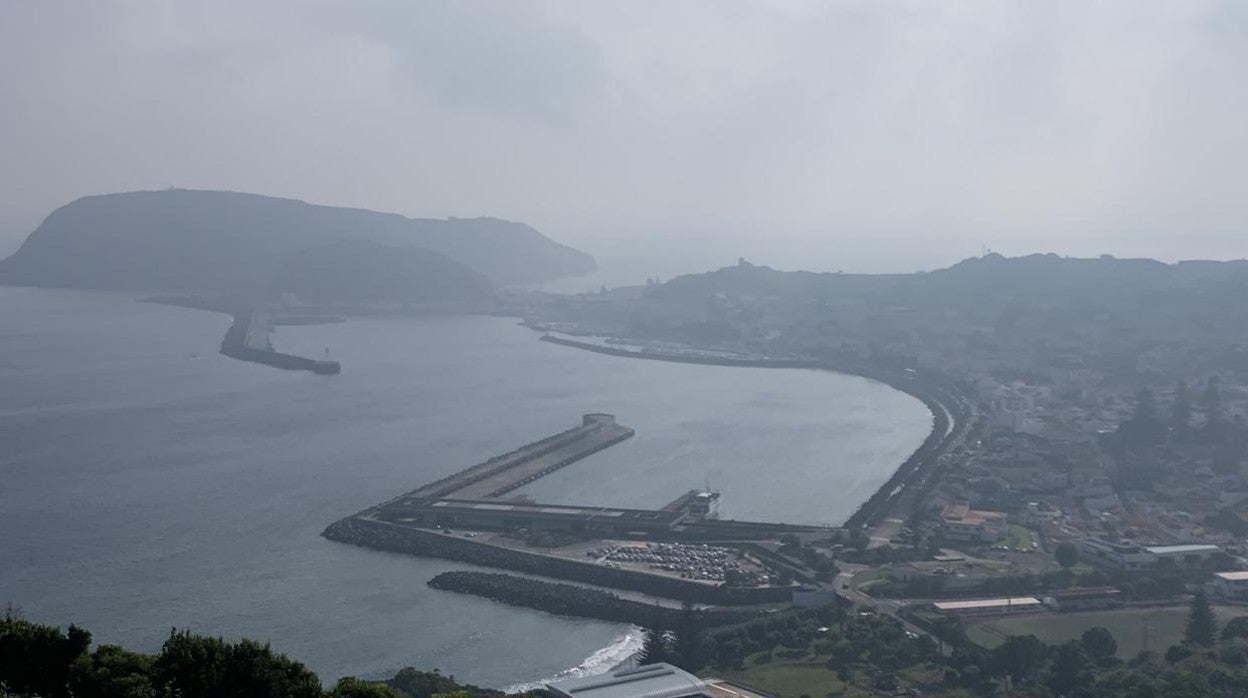 La extraña nube que cubre las islas Azores