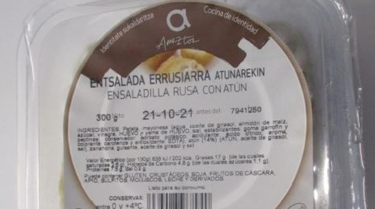 Fotografía de la ensaladilla rusa mal etiquetada