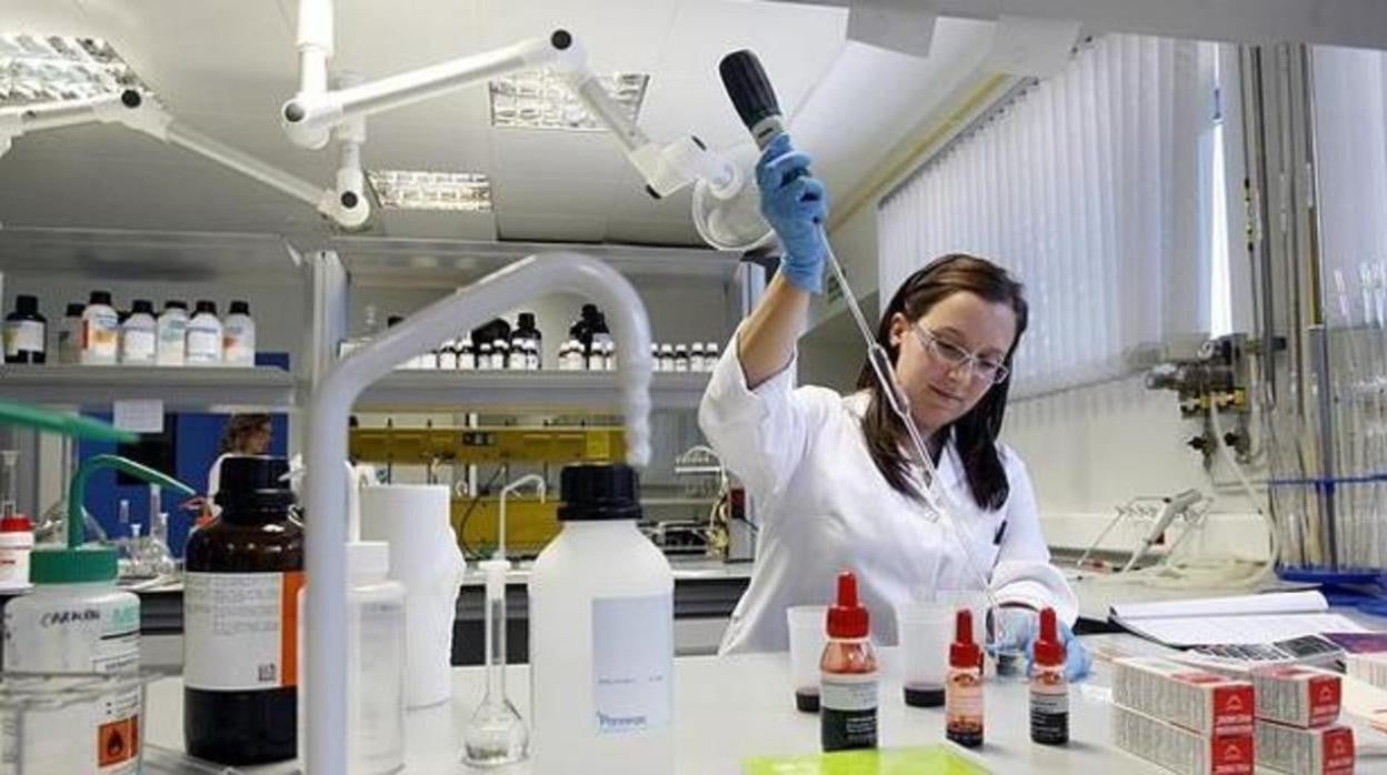 Acusan a Castells de vetar revistas de prestigio con un informe hecho por expertos en turismo y marketing