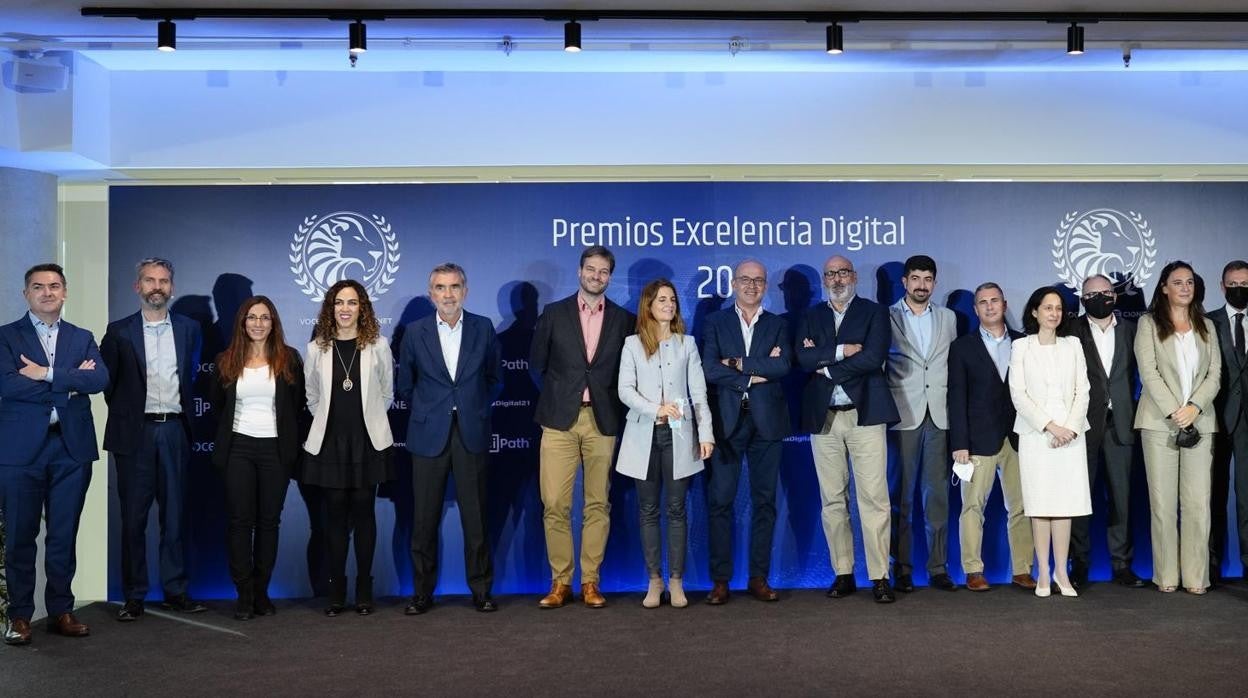 Foto de familia de los Premios Excelencia Digital 2021