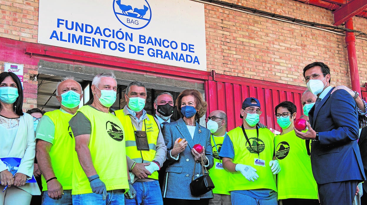 Doña Sofía. en la Fundación Banco de Alimentos de Granada