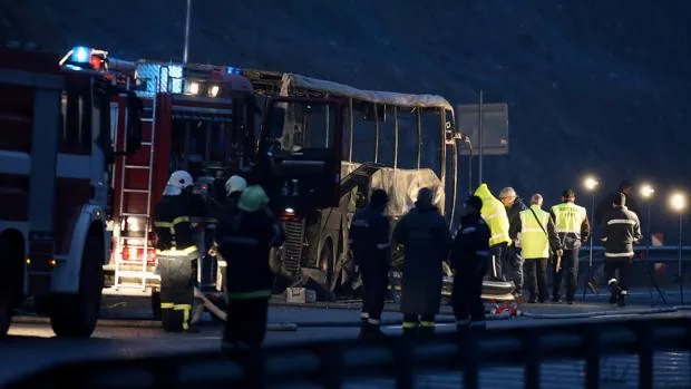 Al menos 46 muertos en el incendio de un autobús en Bulgaria
