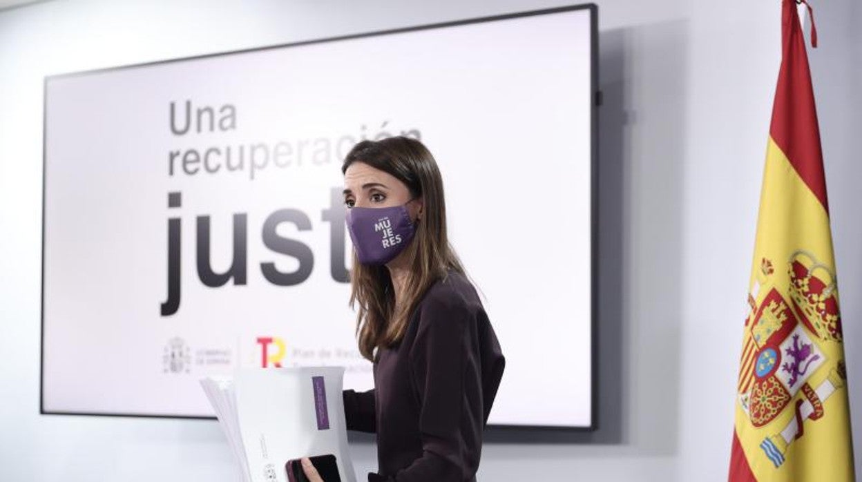 La ministra de Igualdad, Irene Montero, este lunes en rueda de prensa