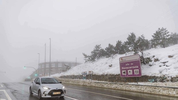 Tráfico pide prudencia en las carreteras ante la previsión de nevadas, lluvia y viento