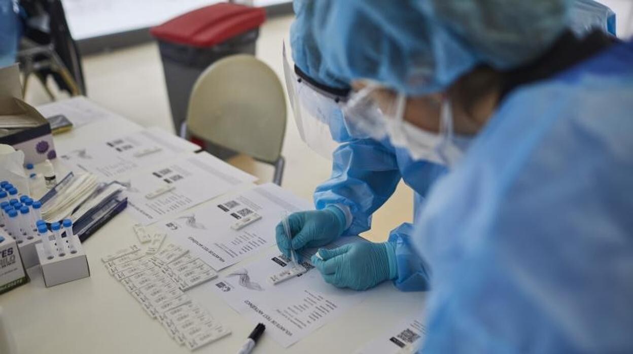 Israel asegura que la paciente ha dado positivo en los dos test: de la gripe y el Covd-19