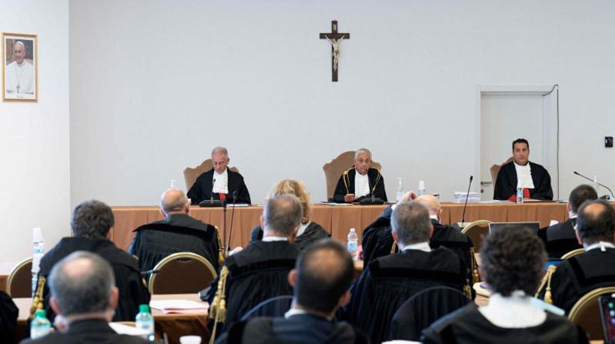 Imagen de archivo del juicio contra el cardenal Angelo Becciu, el pasado mes de julio de 2021