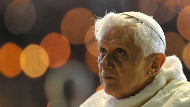 Primer apoyo institucional del Vaticano a Benedicto XVI contra los abusos sexuales