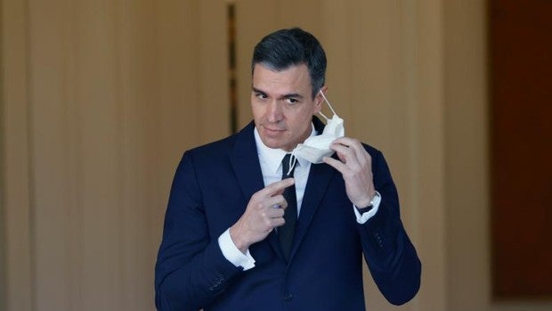 Sánchez espera abordar pronto el debate sobre retirar las mascarillas en interiores