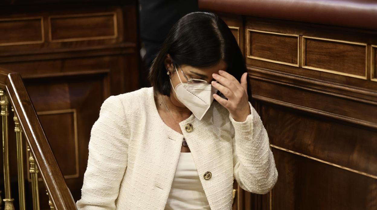 La ministra de Sanidad, Carolina Darias en una sesión plenaria, en el Congreso de los Diputados, a 23 de febrero de 2022