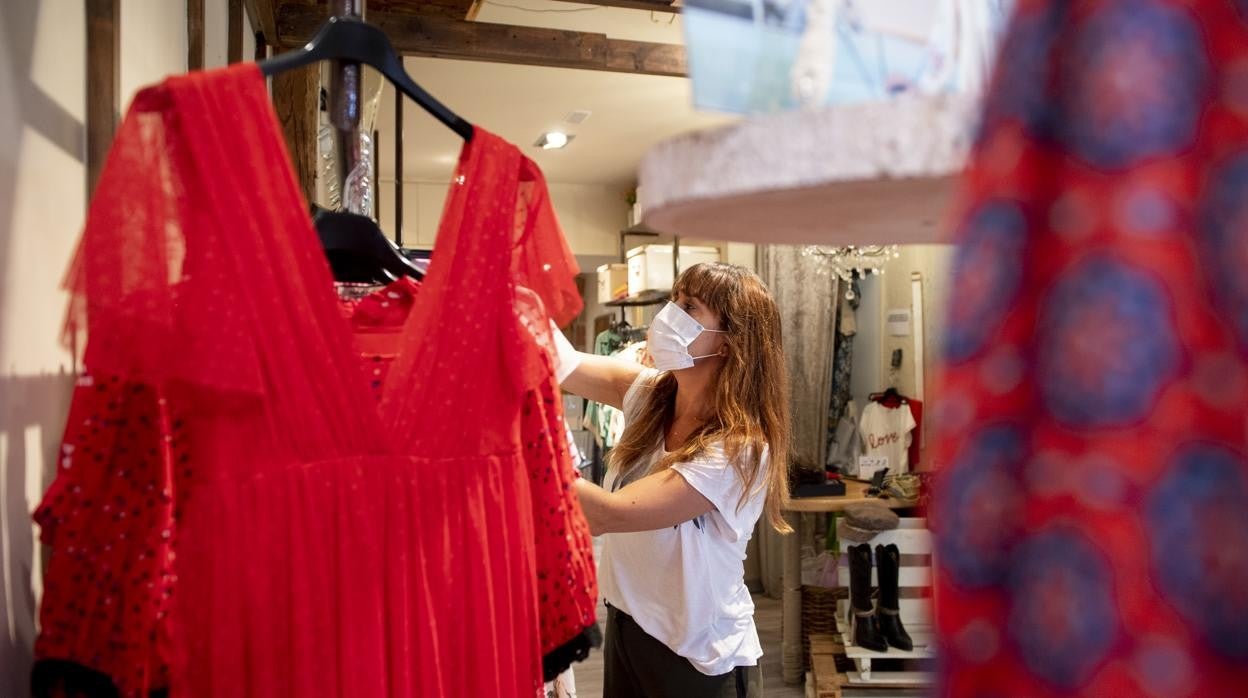 Los franceses podrán entrar a los comercios sin mascarilla