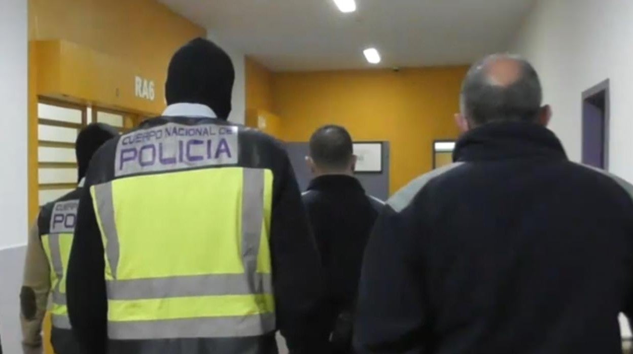 Arrestan a un hombre en Zaragoza por desvalijar 7.000 euros a una familia ucraniana que huía de la guerra