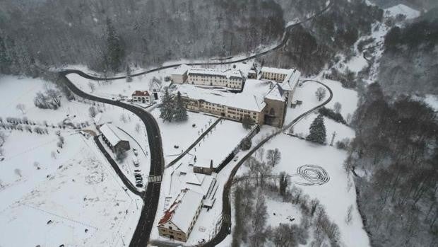 El temporal pone en alerta a ocho comunidades por nieve, viento y frío