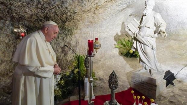 El Papa pide en Malta que no se instrumentalice el cristianismo para los propios intereses