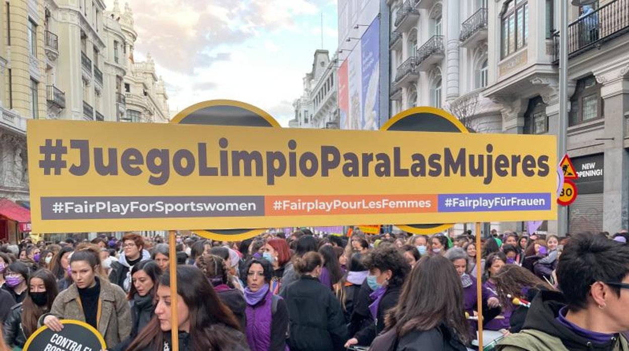 La Plataforma Contra el Borrado de las Mujeres durante la manifestación del 8M