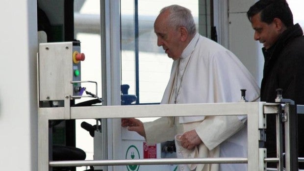 La Semana Santa pone a prueba la salud del Papa