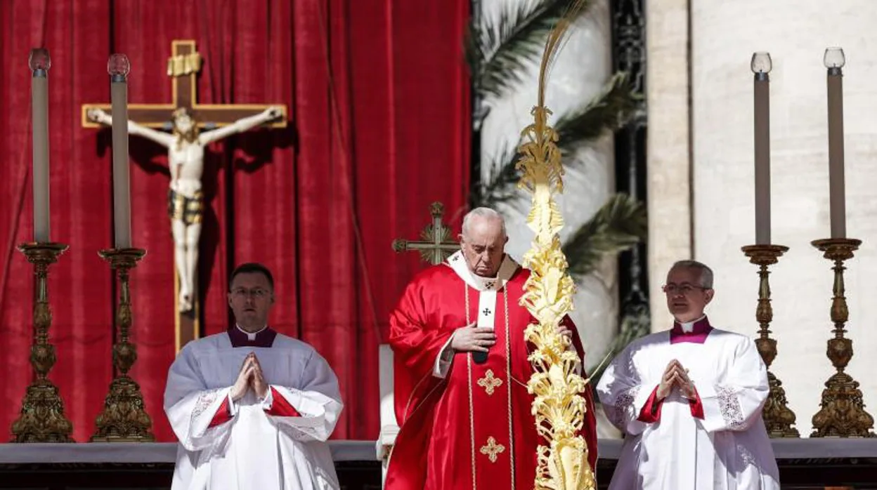 El Papa Francisco en un momento de la celebración del Domingo de Ramos