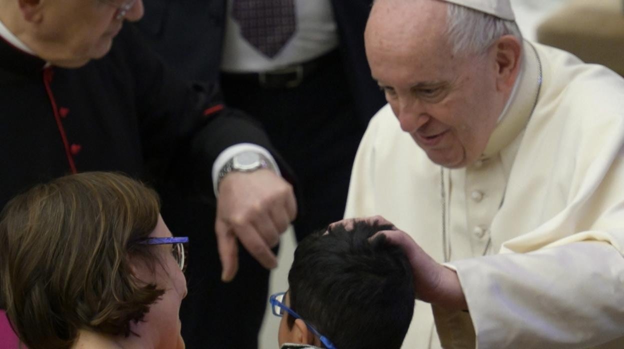 El Papa pide «frenar los ataques» en Ucrania a dos meses del inicio de la guerra