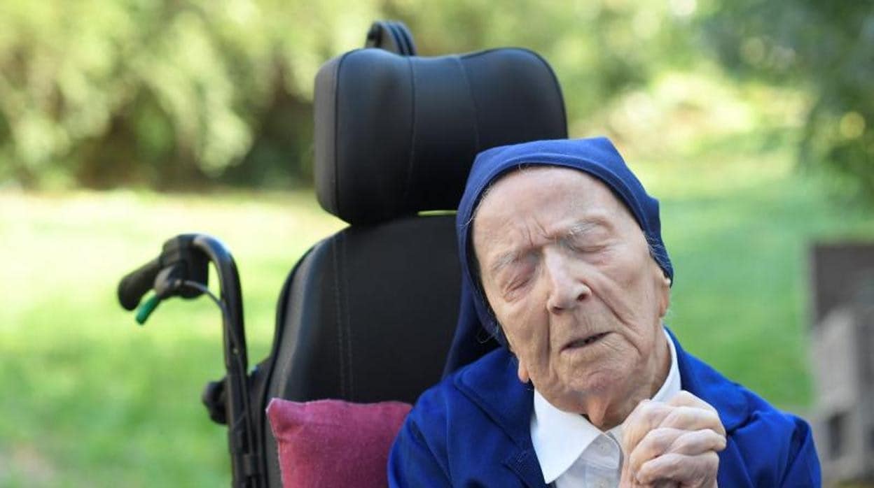 Sor André, la monja de 118 años que ya es la persona más longeva del mundo: «Trabajar me ha mantenido viva»
