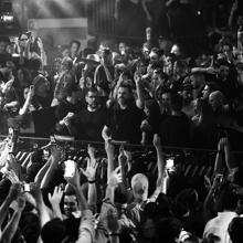 DJ Solomun en el centro de la fiesta