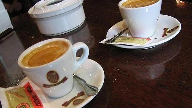 Las razones por las que las personas que beben café todos los días tienen menos probabilidades de morir prematuramente