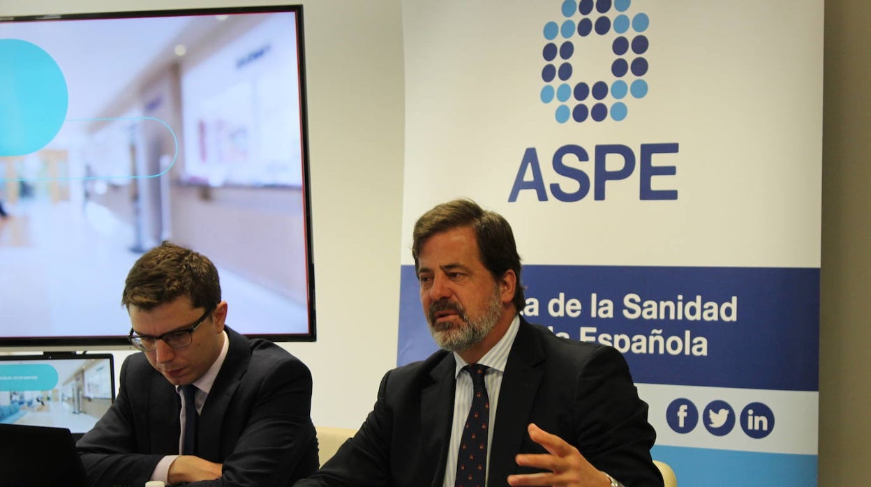 Luis Mendicuti, secretario general de ASPE, y Carlos Rus, presidente de ASPE