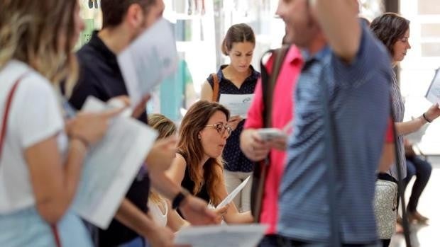 CSIF considera insuficiente la oferta de 17.756 plazas de docentes para 210.000 opositores