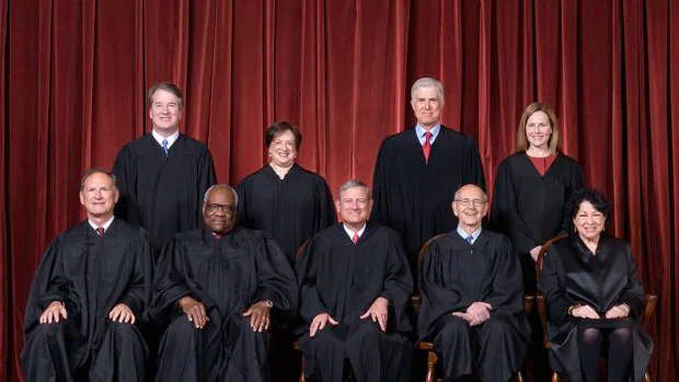 Seis jueces a favor y tres en contra en una decisión histórica
