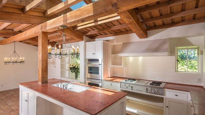 La cocina con las lámparas mexicanas de Marilyn