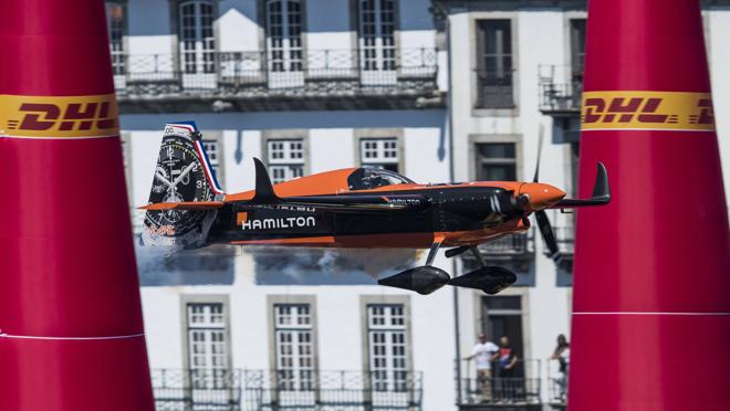 Ivanoff pasa por una de las puertas durante su actuación en la prueba de Oporto.