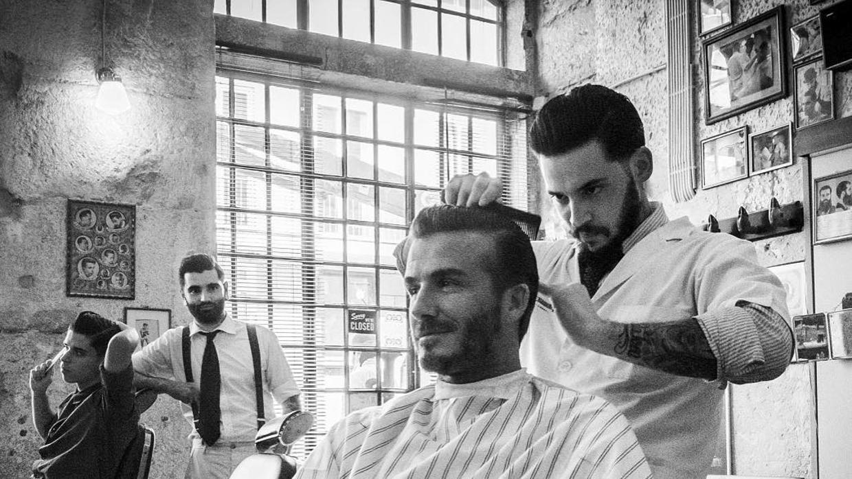 David Beckham en la peluquería y barbería portuguesa Figaro's