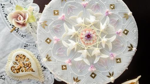 Tarta con filigranas
