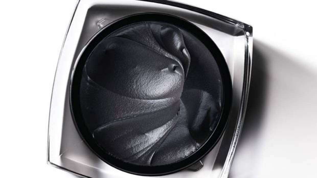 El carbón está presente en diferentes cosméticos