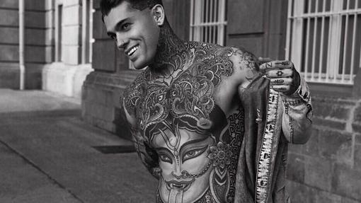 El modelo Stephen James