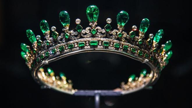 La tiara de esmeraldas de Alberto Sajonia para la reina Victoria, la primera corona que un rey crea para su reina