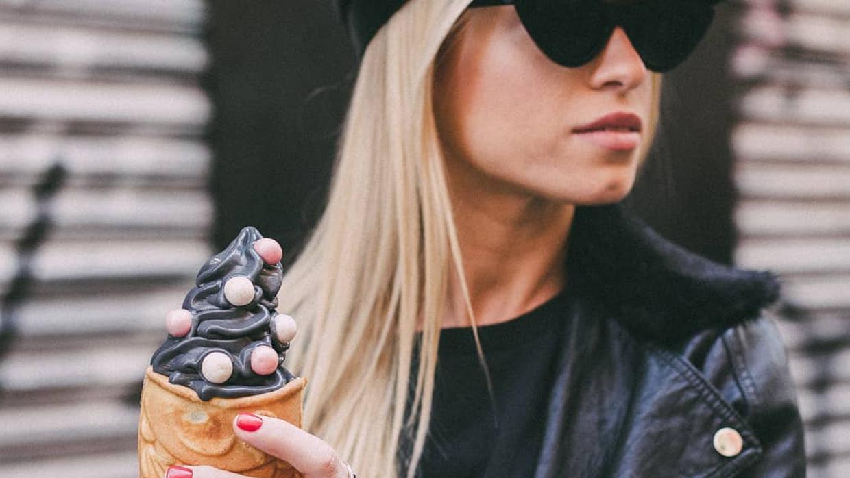 Helado con carbón activado